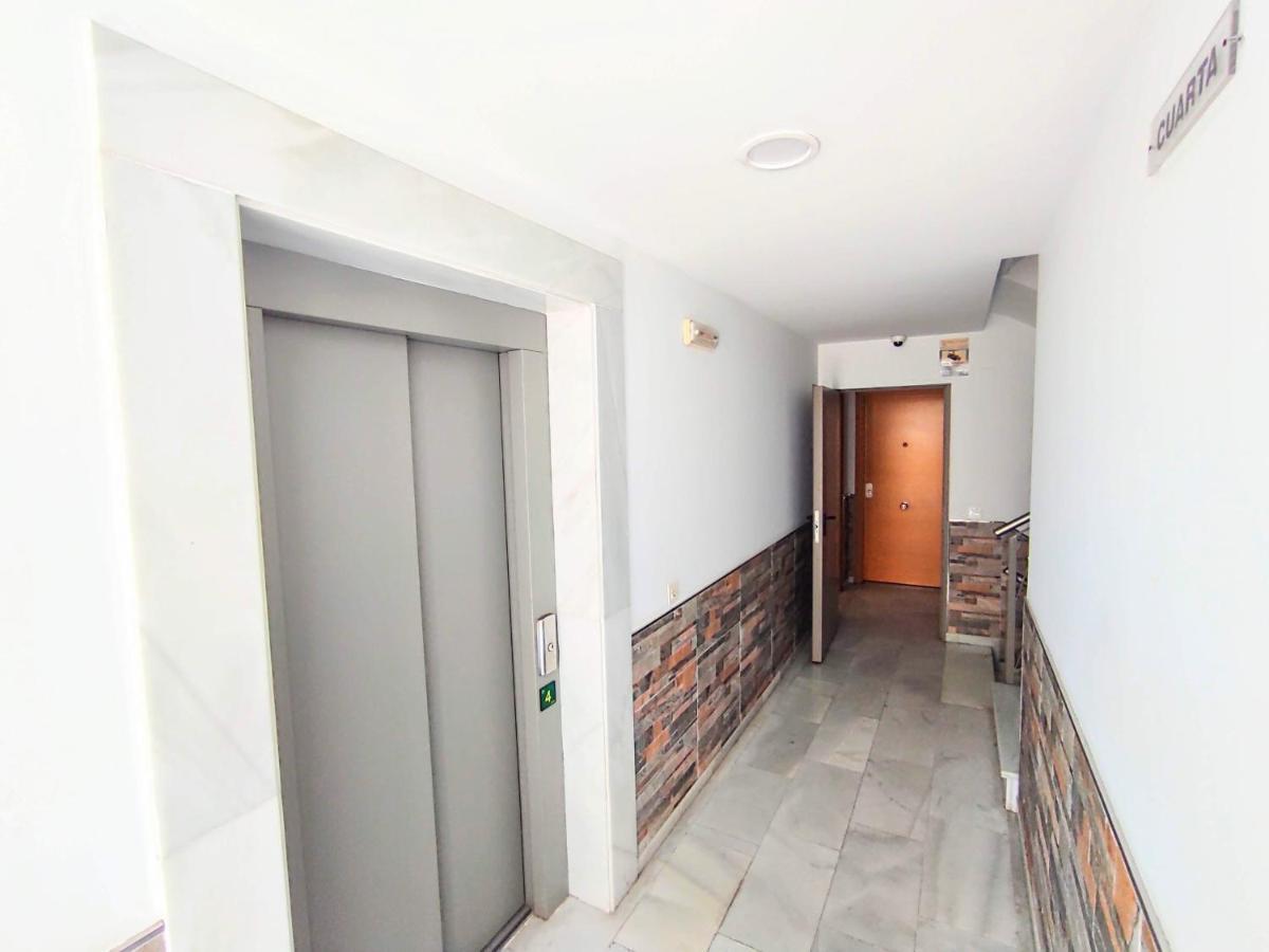 Manuela Nogales Apartments! Malaga Luaran gambar
