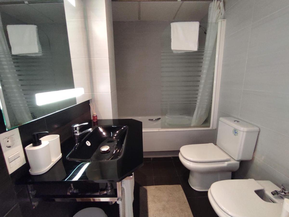 Manuela Nogales Apartments! Malaga Luaran gambar
